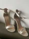 Buty damskie na obcasie