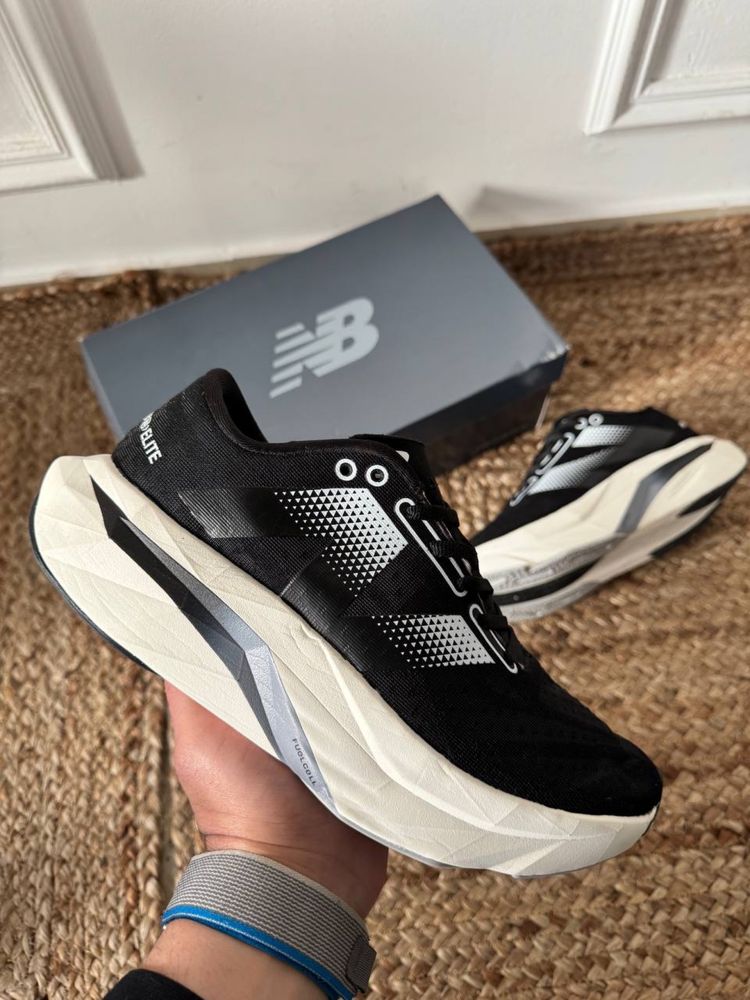 Кросівки чоловічі New Balance на літо