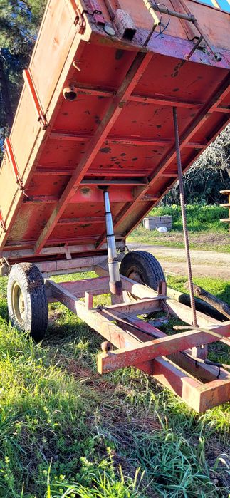 Reboque agrícola + freze agrícola