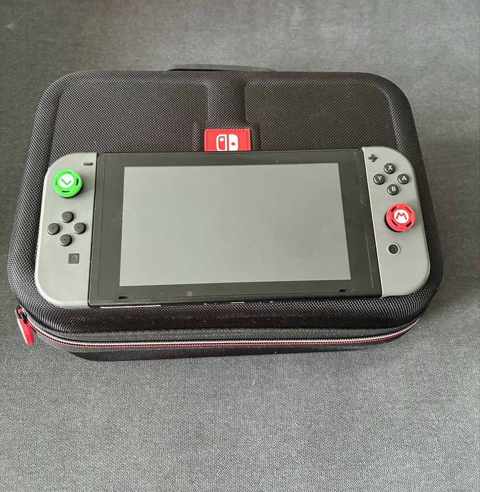 Nintendo Switch Joy-Con v2 - pełne wyposażenie, stan idealny + torba