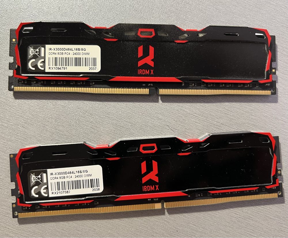 2x8 Оперативная память Goodram DDR4-3000 8192MB PC4-24000 IRDM X Black