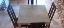 Vendo mesa e cadeiras