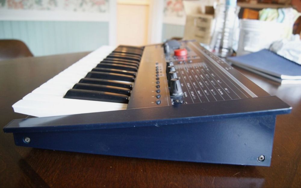 Waldorf Micro Q Keyboard Synthesizer German Beast Drums Arp Sequencer