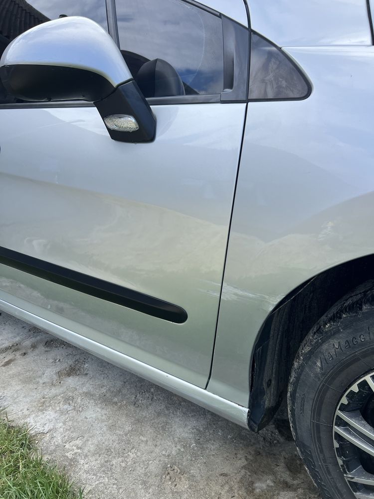 Продам пежо 308sw 2010