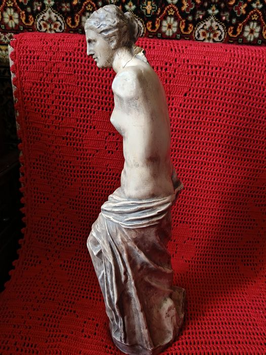 Продам статуетку.