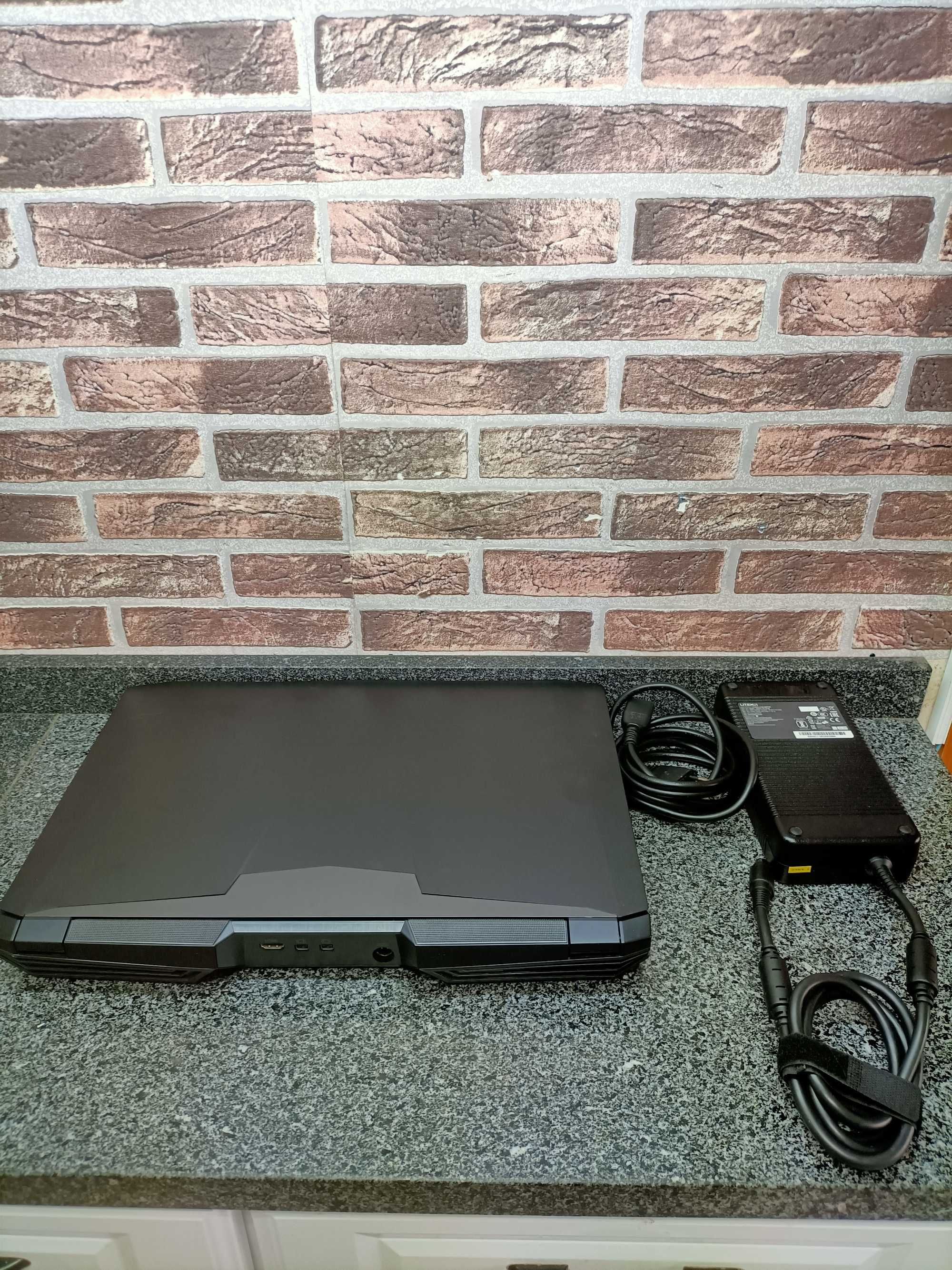 CLEVO P775TM1-G core i9 RAM 16gb SSD 500gb