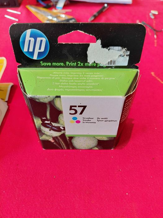 Cartuchos HP 57 tricolor e 56 black
