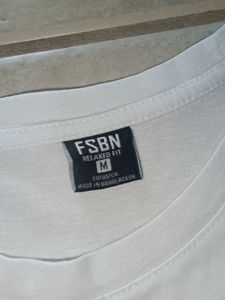 T-shirt Branca com Estampa