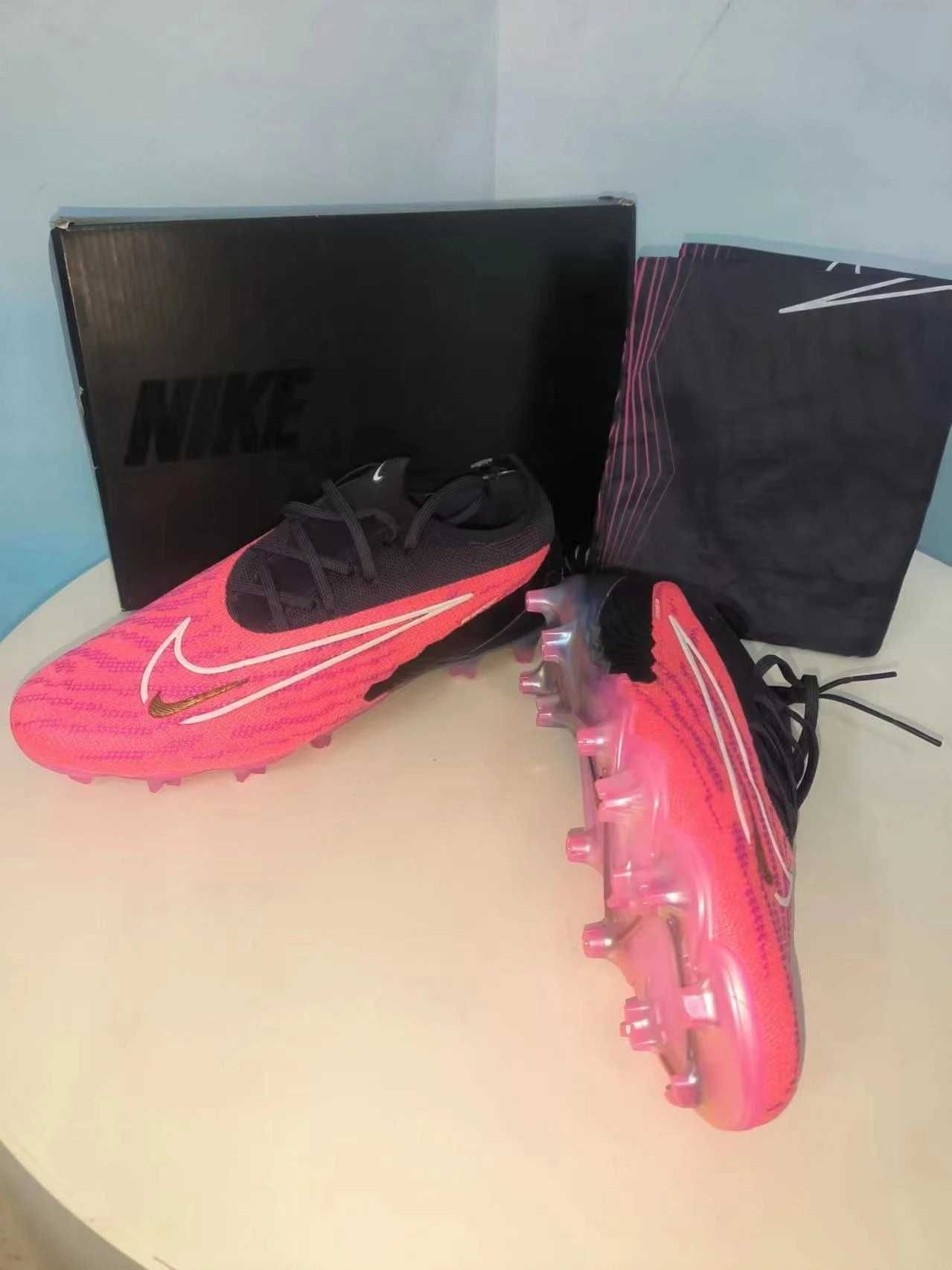 Nike Gripknit Phantom GX Elite FG Hyper Pink 43