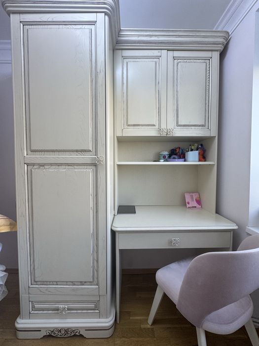 Меблі для дитячої кімнати дівчинки «Софі» з масиву дерева