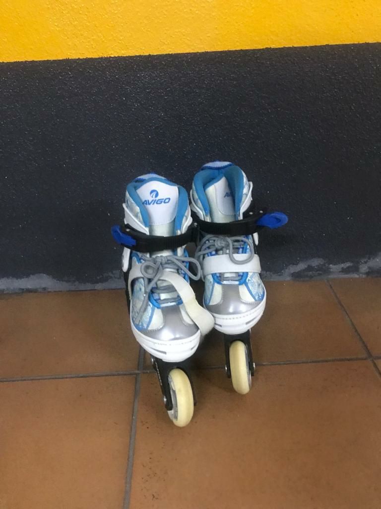 Par de patins em linha