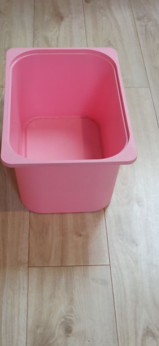 Regał IKEA Trofast z pojemnikami