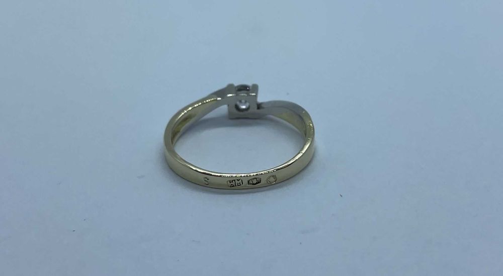 Złoty pierścionek z brylantem 0,17ct 1,66g p585 roz.11 / złoto /ST