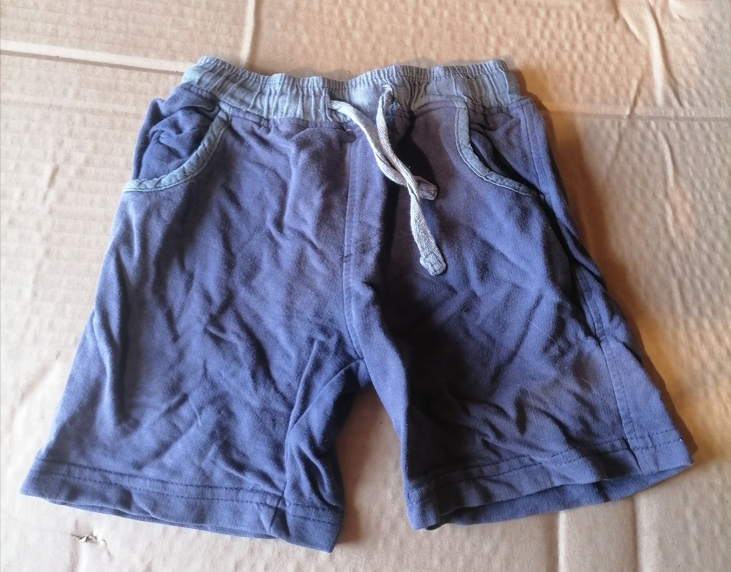 Calções menino com pouco uso