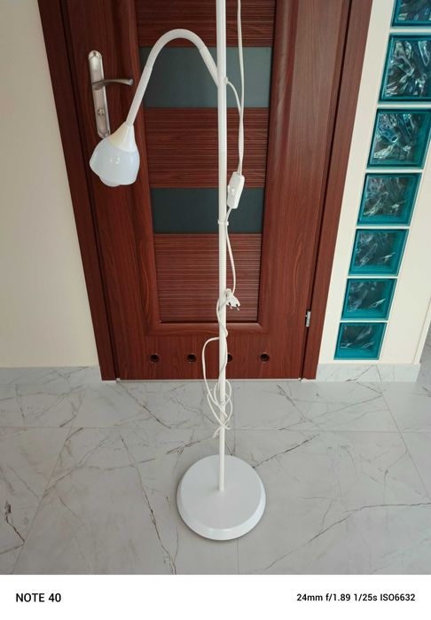 LAMPA stojąca biała