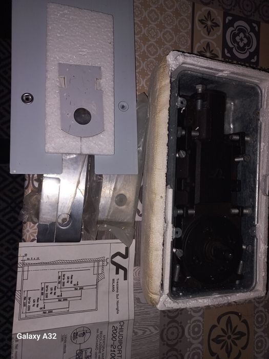 Portas de vidro, molas de pavimento