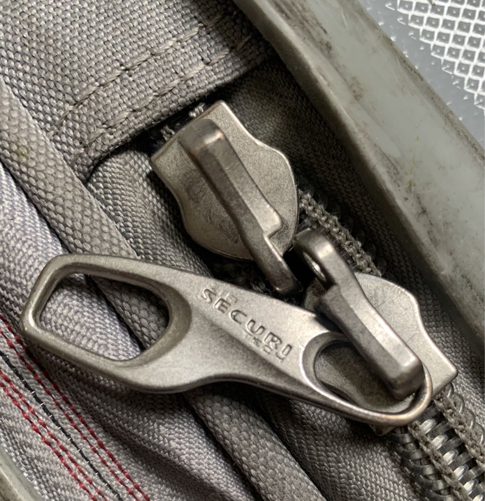 Delsey EXTENDO II модель 617820, 69 см