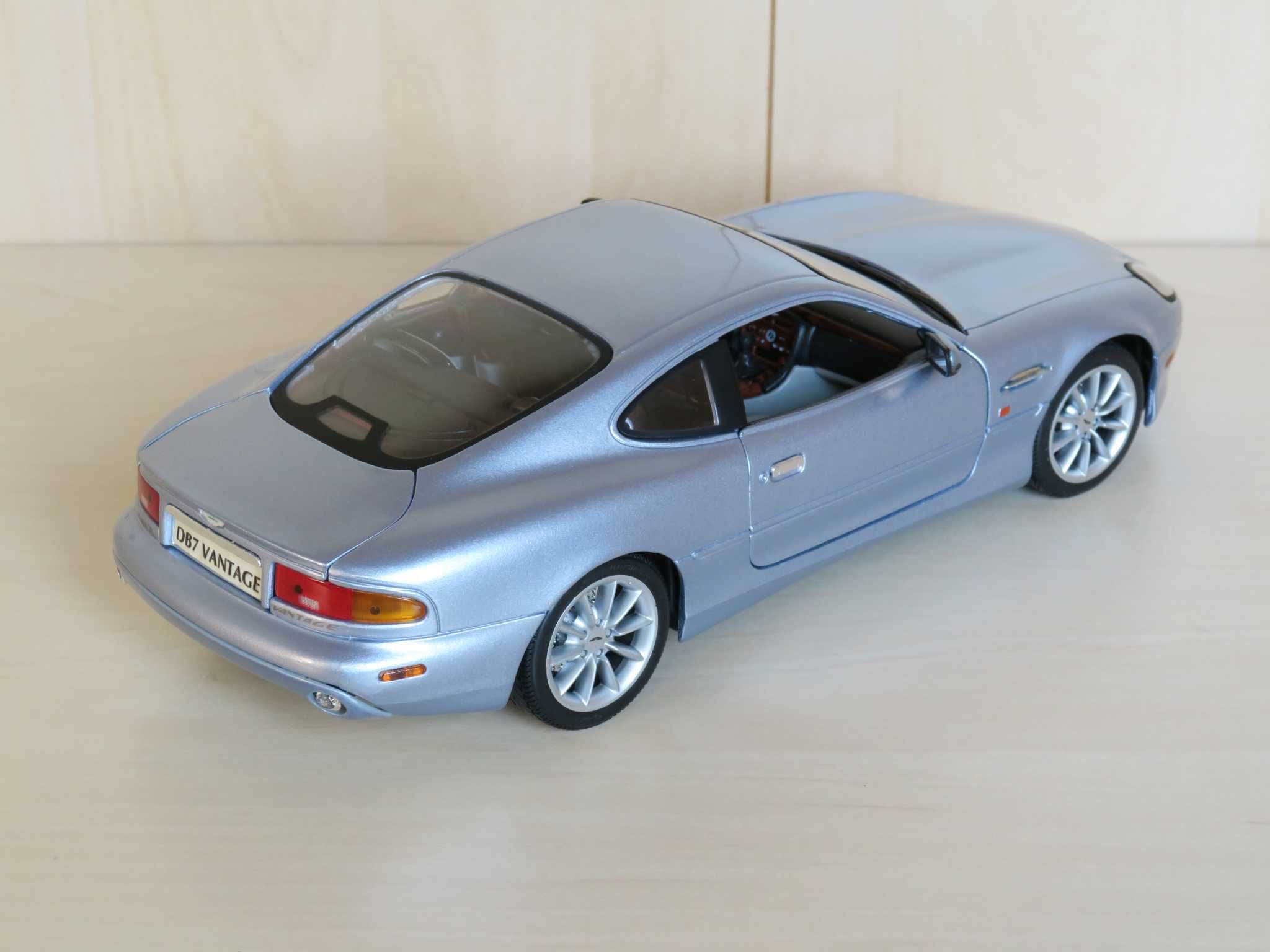 Aston Martin DB7 Vantage 1/18