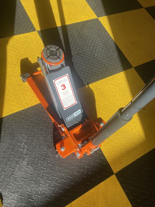 Macaco de rodas 3000kg - Bomba dupla - Baixo perfil