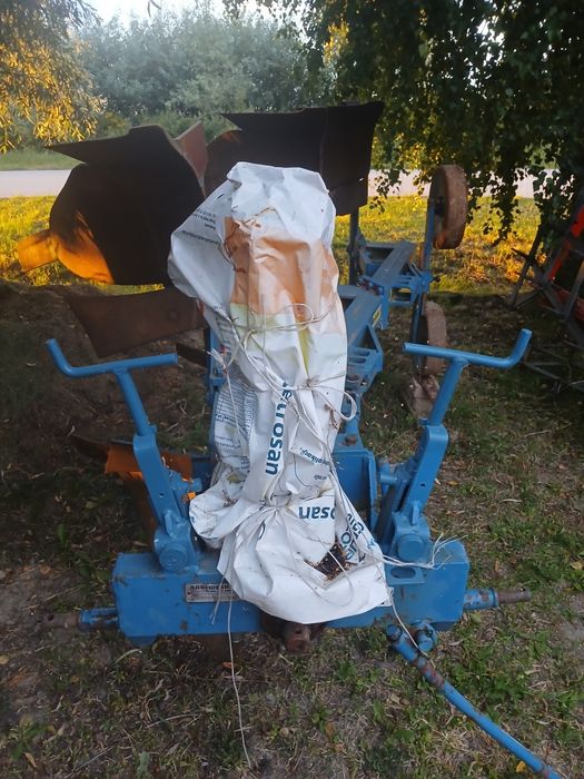 Pług obrotowy trzy skibowy