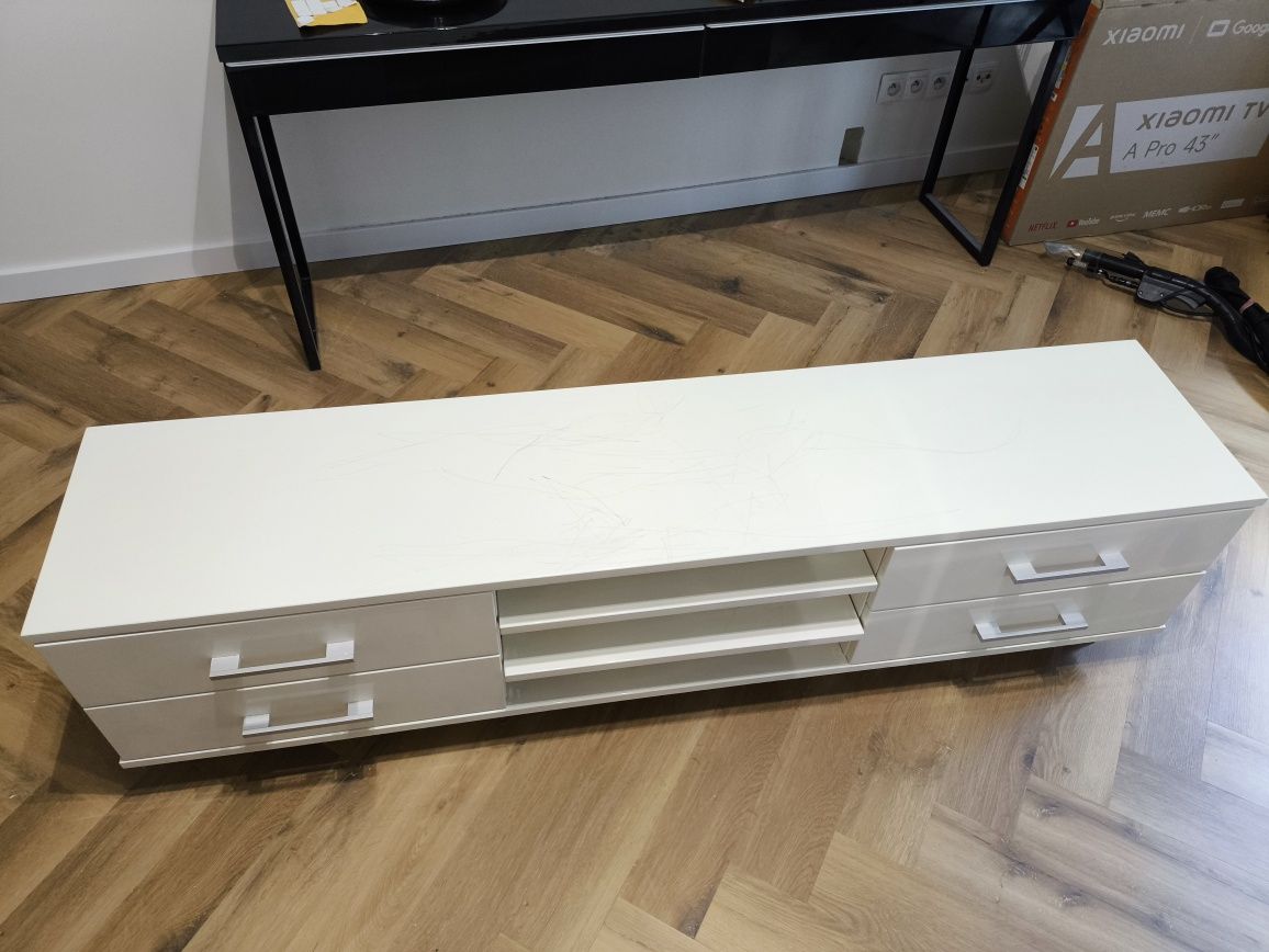 Komoda pod telewizor 4 szuflady i 3 regały