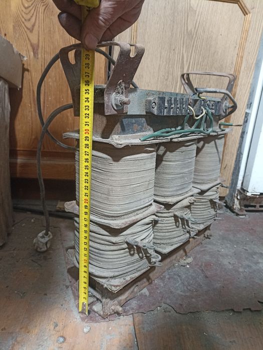 Трифазний понижаючий трансформатор,Трьохфазний трансформатор, 380