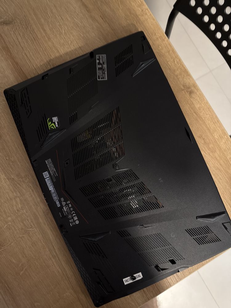 Laptop MSI GTX 1060, i7, SSD