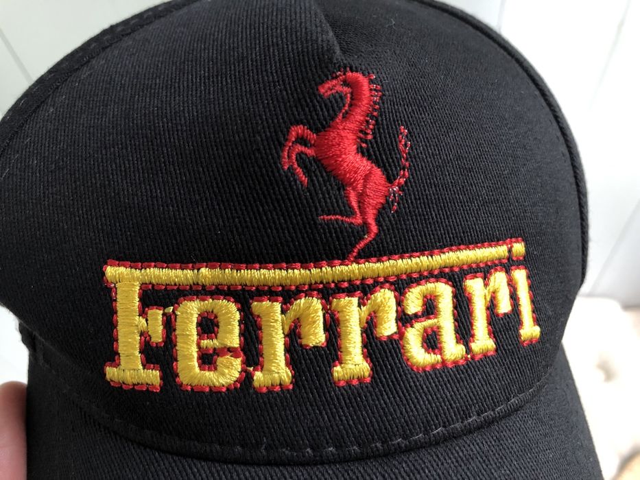 Красивая унисекс кепка, бейсболка черная Ferrari