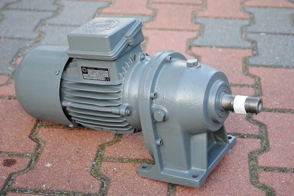 Motoreduktor 0.55kw. 30obr./min. z hamulcem