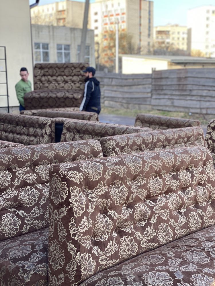 Продаю дивани вживані