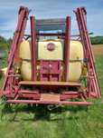 Opryskiwacz hardi 1000l 12 m rozkladany hydraulicznie i poziomowany