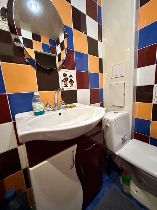 Посуточно, почасово 1 ком, 4 больница 40 лет,