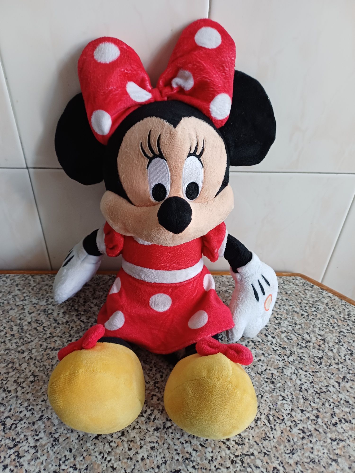 Miney como nova 7 euros. 45 cm.