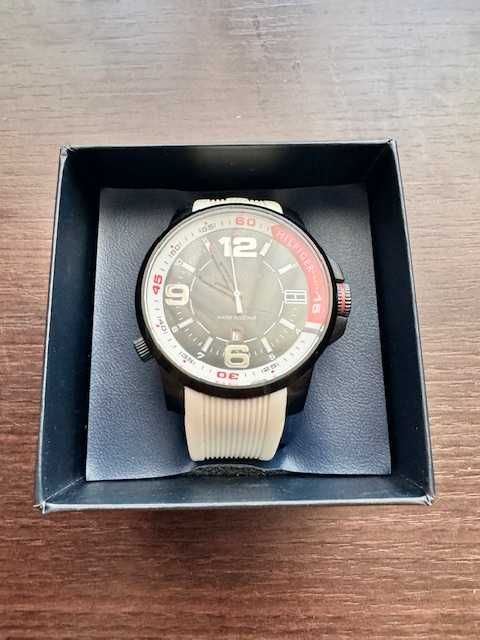 Zegarek Tommy Hilfiger  biały pasek