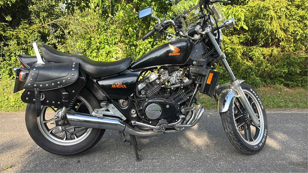 Honda Magna 500 V30