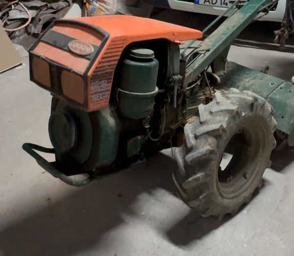 Trator GOLDONI 14 cv