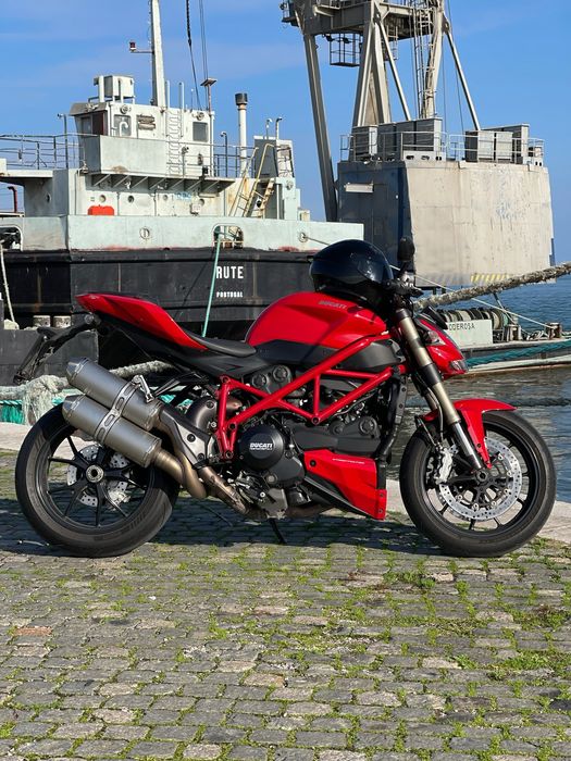 Ducati Streetfighter 848 como nova
