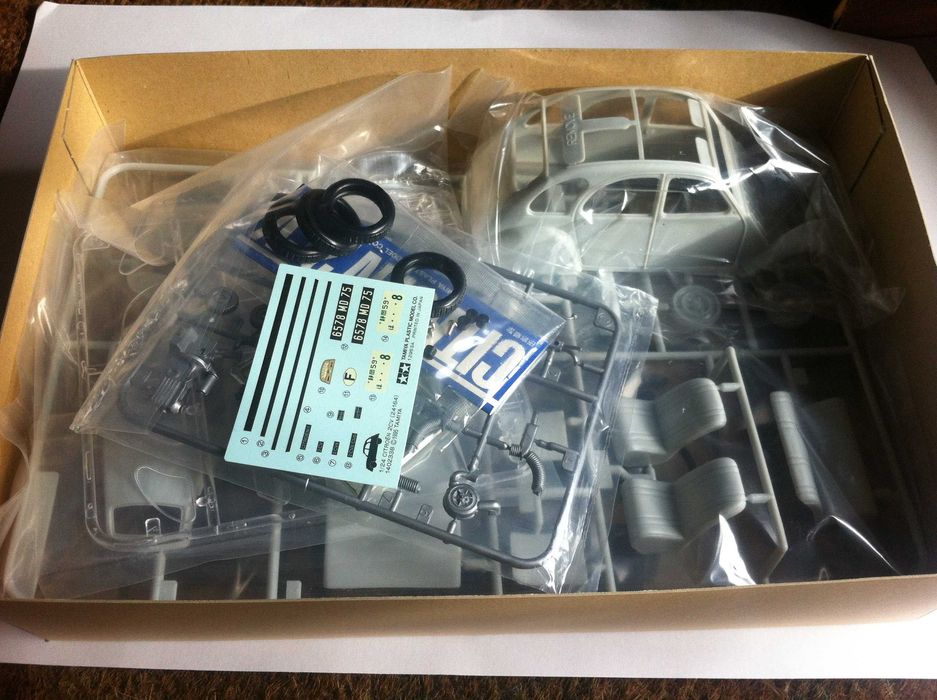 Kit Tamiya - Citroën 2cv - 1/24 - Classic