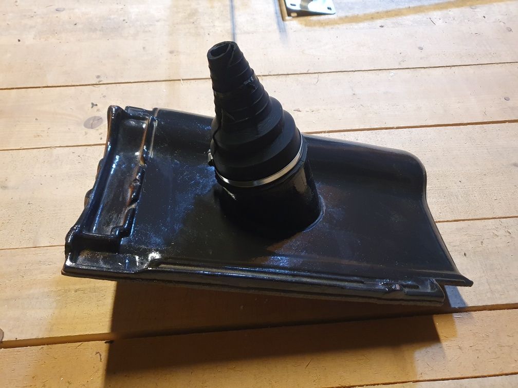 Dachowka antenowa ceramiczna glazurowana piemont czarno brązowa