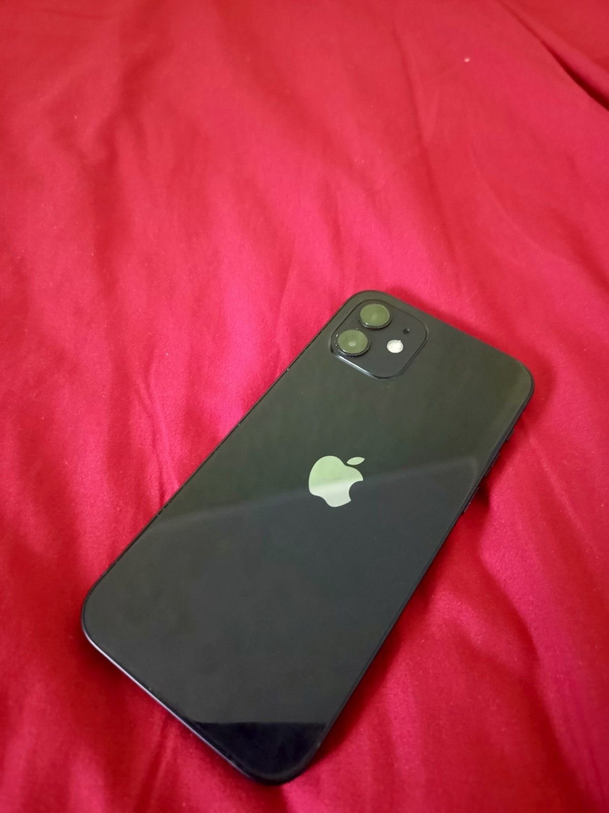 Продам IPhone 12 64гб