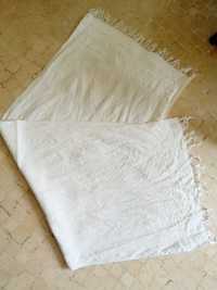 Duas toalhas de linho