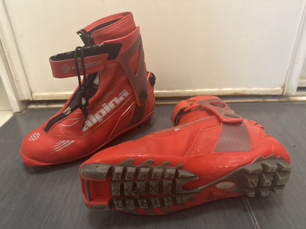 Buty biegowe Alpina RJ do stylu łyżwowego, do wiązań NNN rozmiar 38