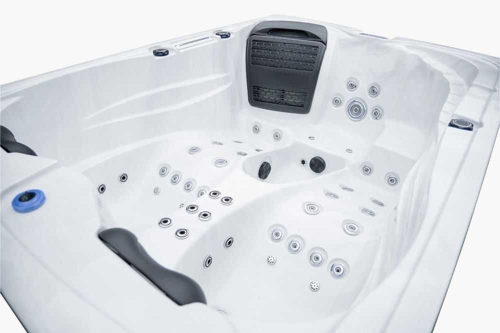 Jacuzzi 3 osobowe , całoroczne ponad 60 dysz, 220x156x88cm - transport