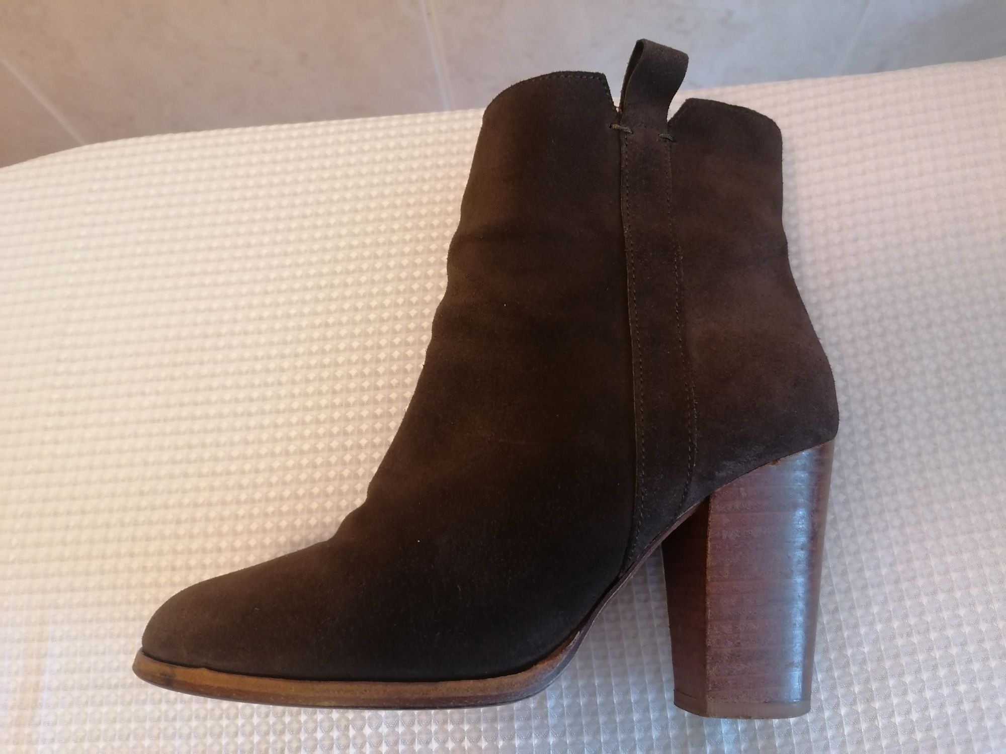 Botins 38, nobuk castanho Mango