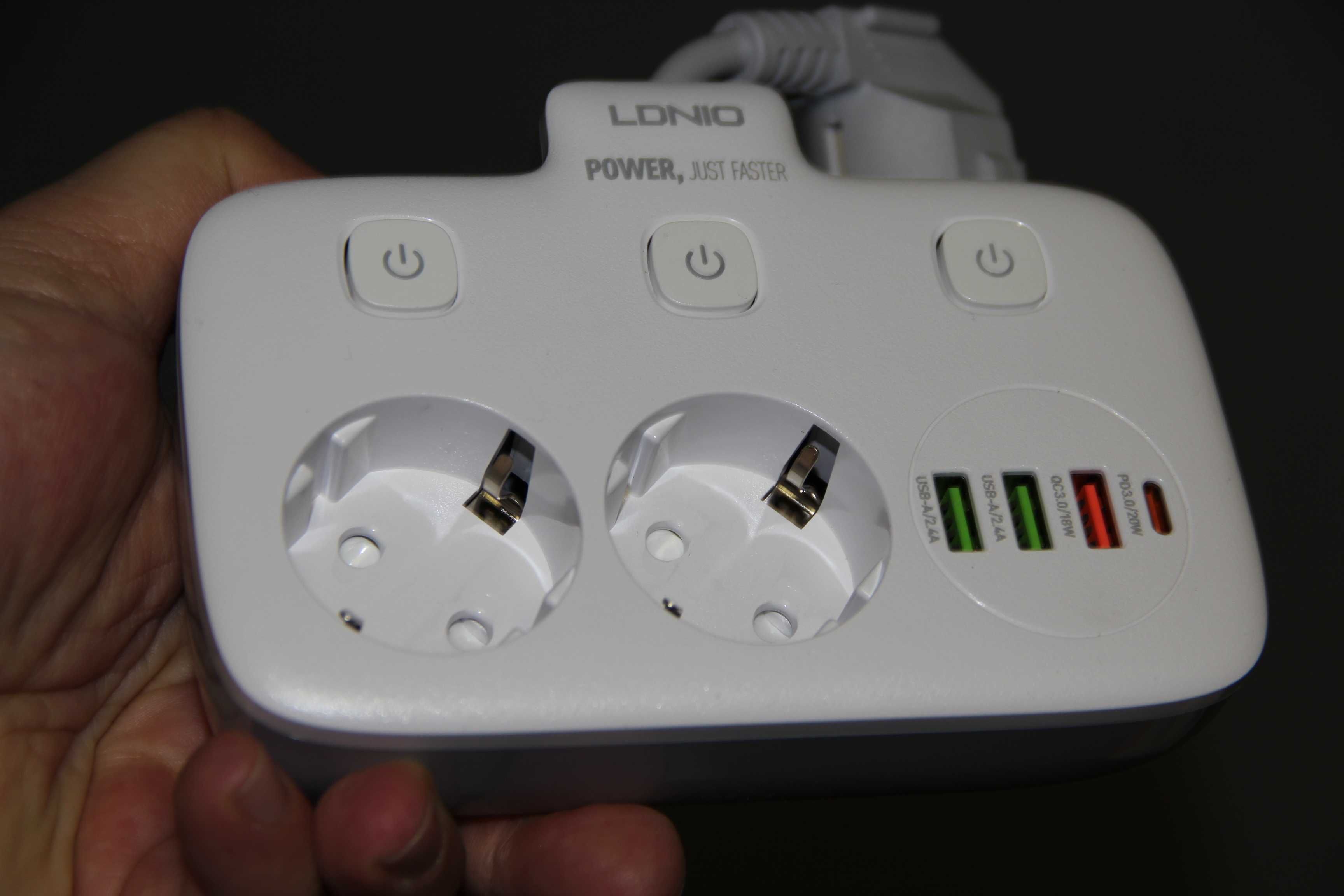 Мережевий фільтр LDNio SE2435 2 розетки 10А 3xUSB-A-C з вимикачами