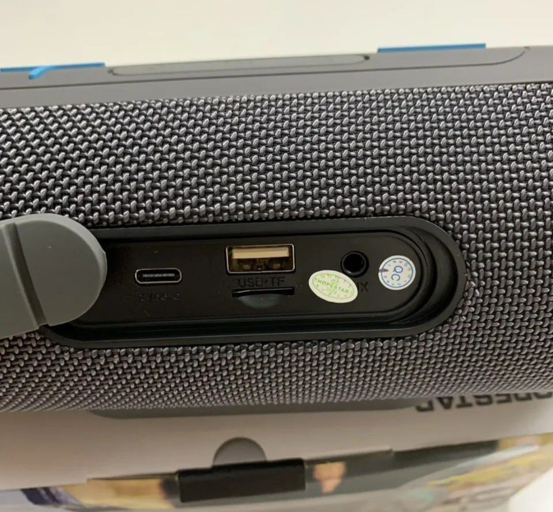 Портативна блютуз колонка JBL Charge 3
