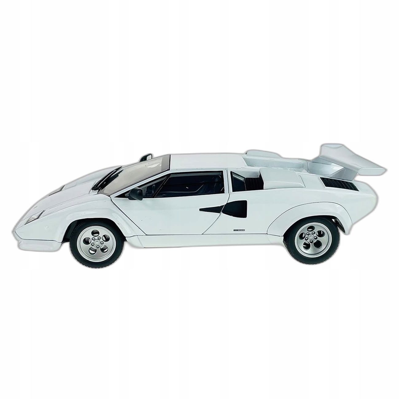 Lamborghini Countach LP 5000 S model skala 1:24 Welly