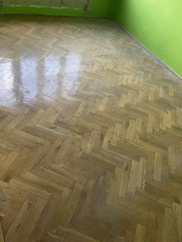 Parkiet dębowy,.