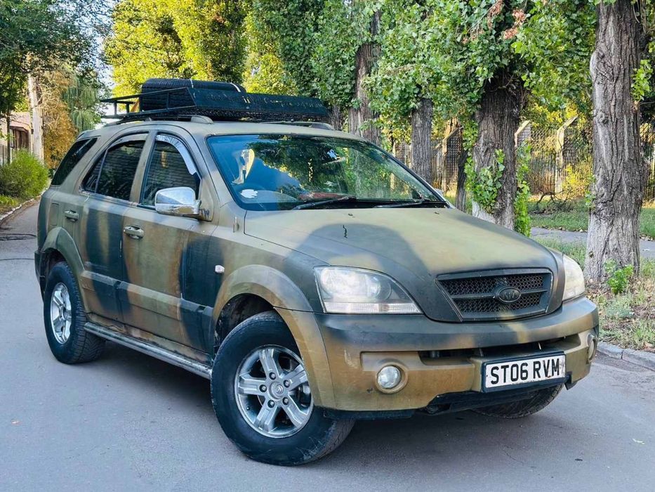 Продам kia sorento 2.5 дизель полный привод автомат