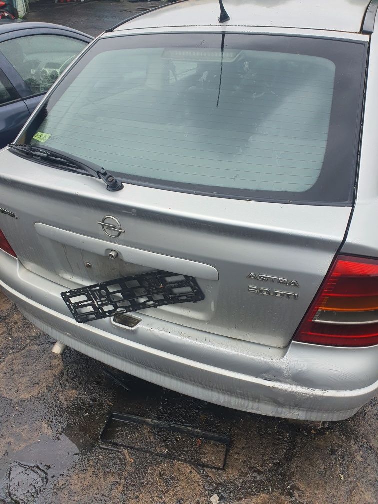Szyba klapy bagaznika Opel Astra G II hb